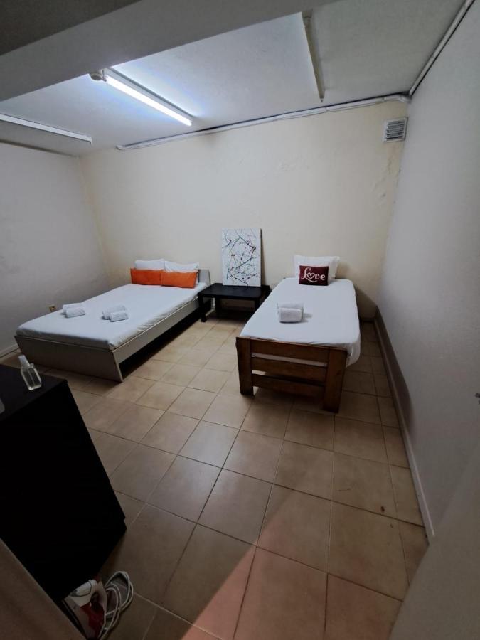 Spacious Economic Center Porto Flat Bagian luar foto